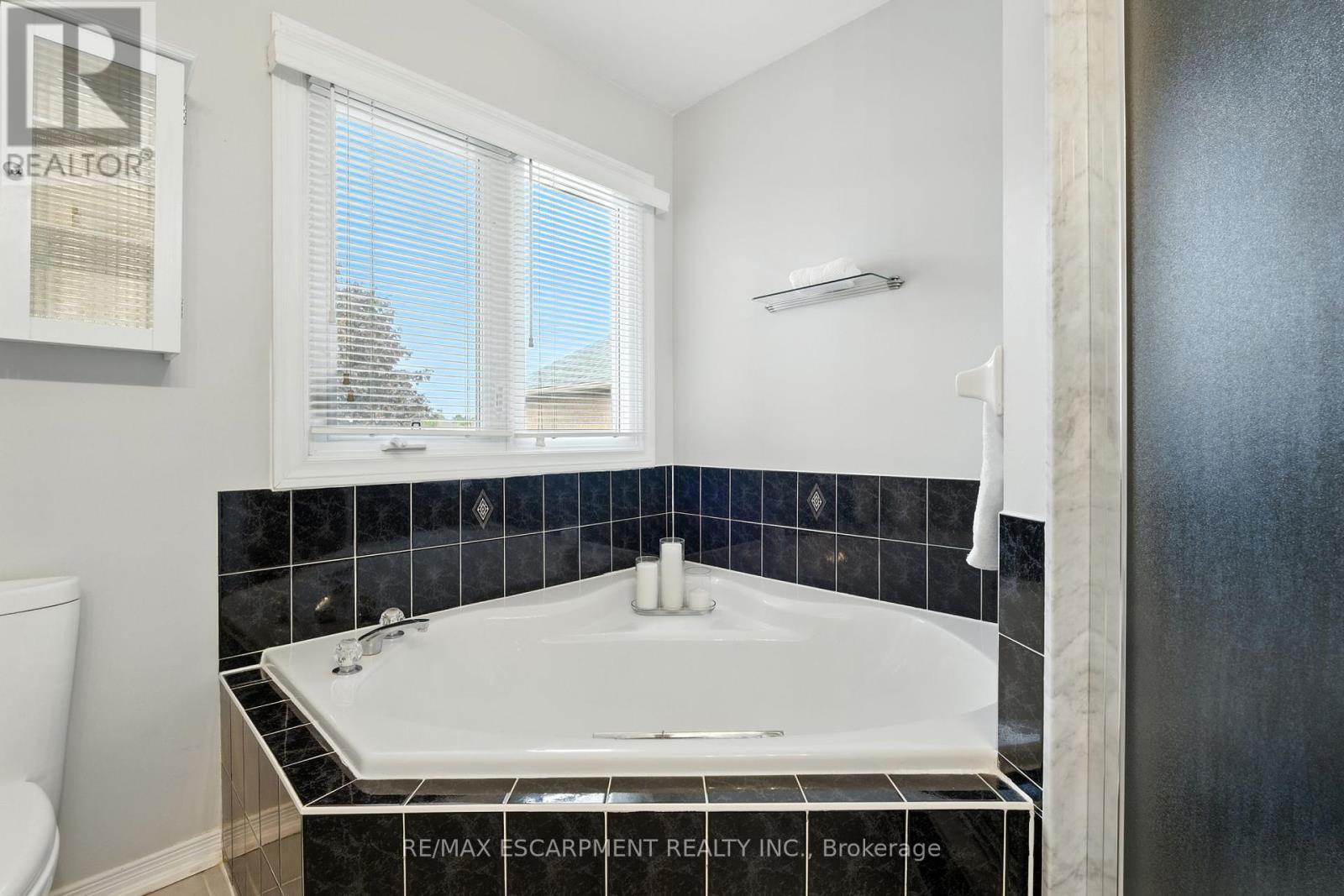 88 Grindstone Way, Hamilton, ON - Indoor Photo Showing Bathroom