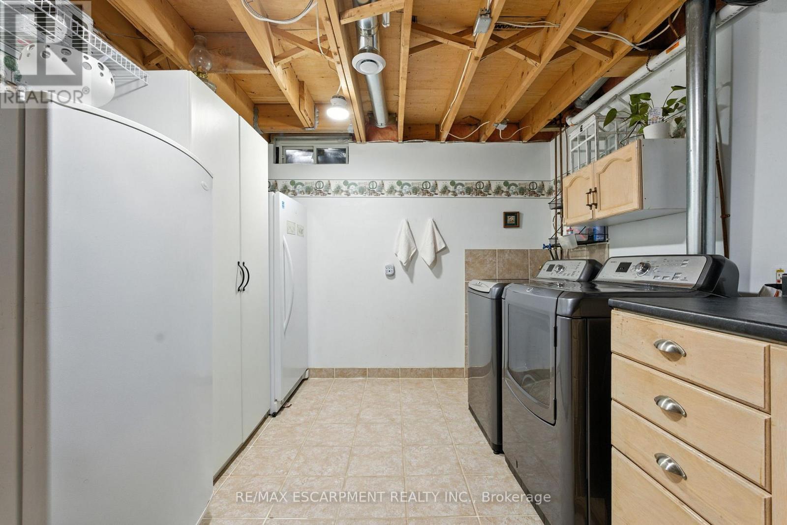 88 Grindstone Way, Hamilton, ON - Indoor Photo Showing Laundry Room