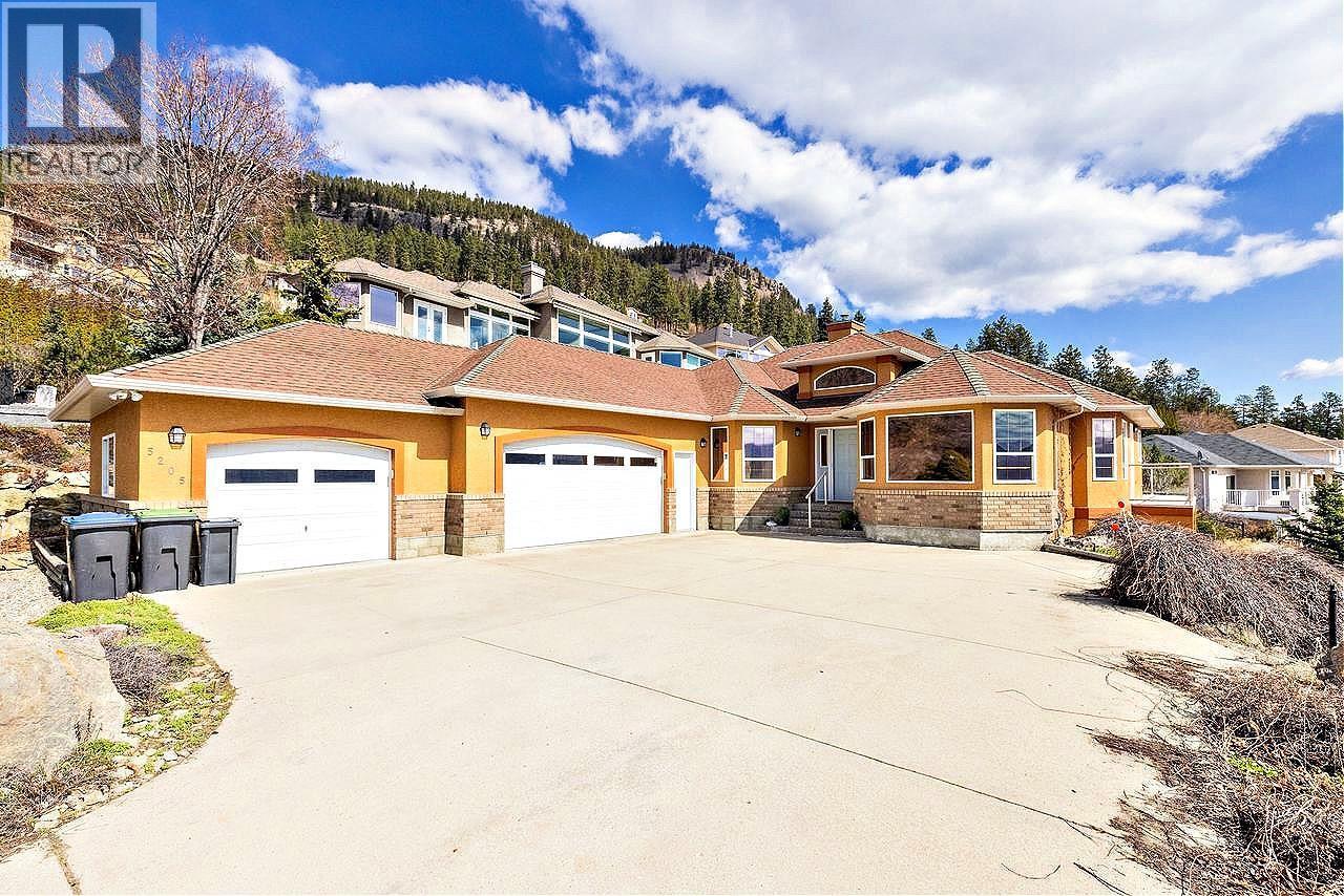 5205 Macneill Court, Peachland, BC - Outdoor