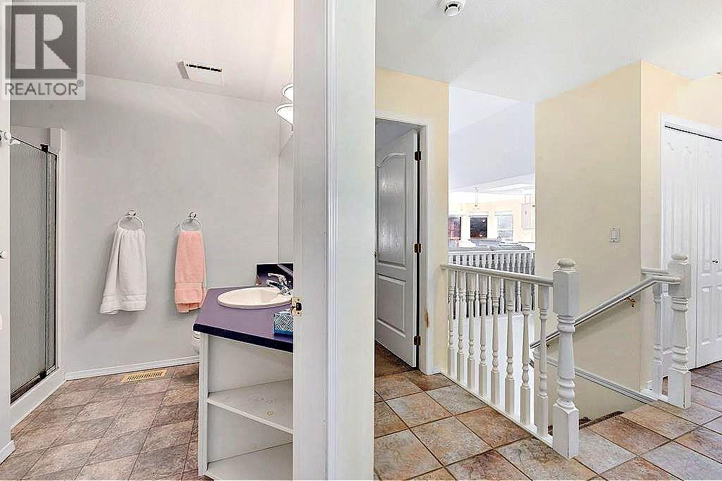 5205 Macneill Court, Peachland, BC - Indoor