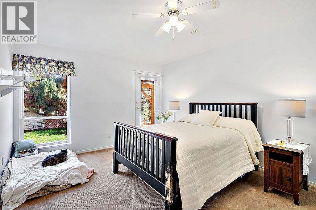 5205 Macneill Court, Peachland, BC - Indoor Photo Showing Bedroom