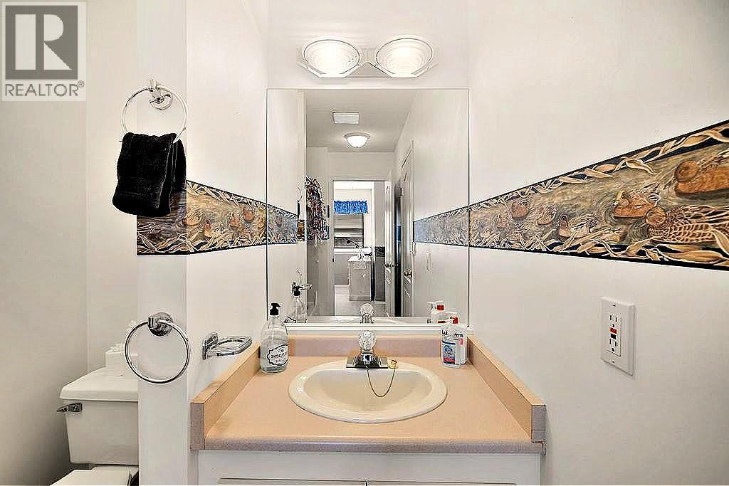 5205 Macneill Court, Peachland, BC - Indoor