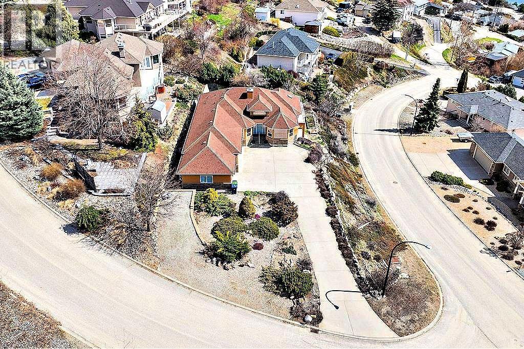 5205 Macneill Court, Peachland, BC - Outdoor