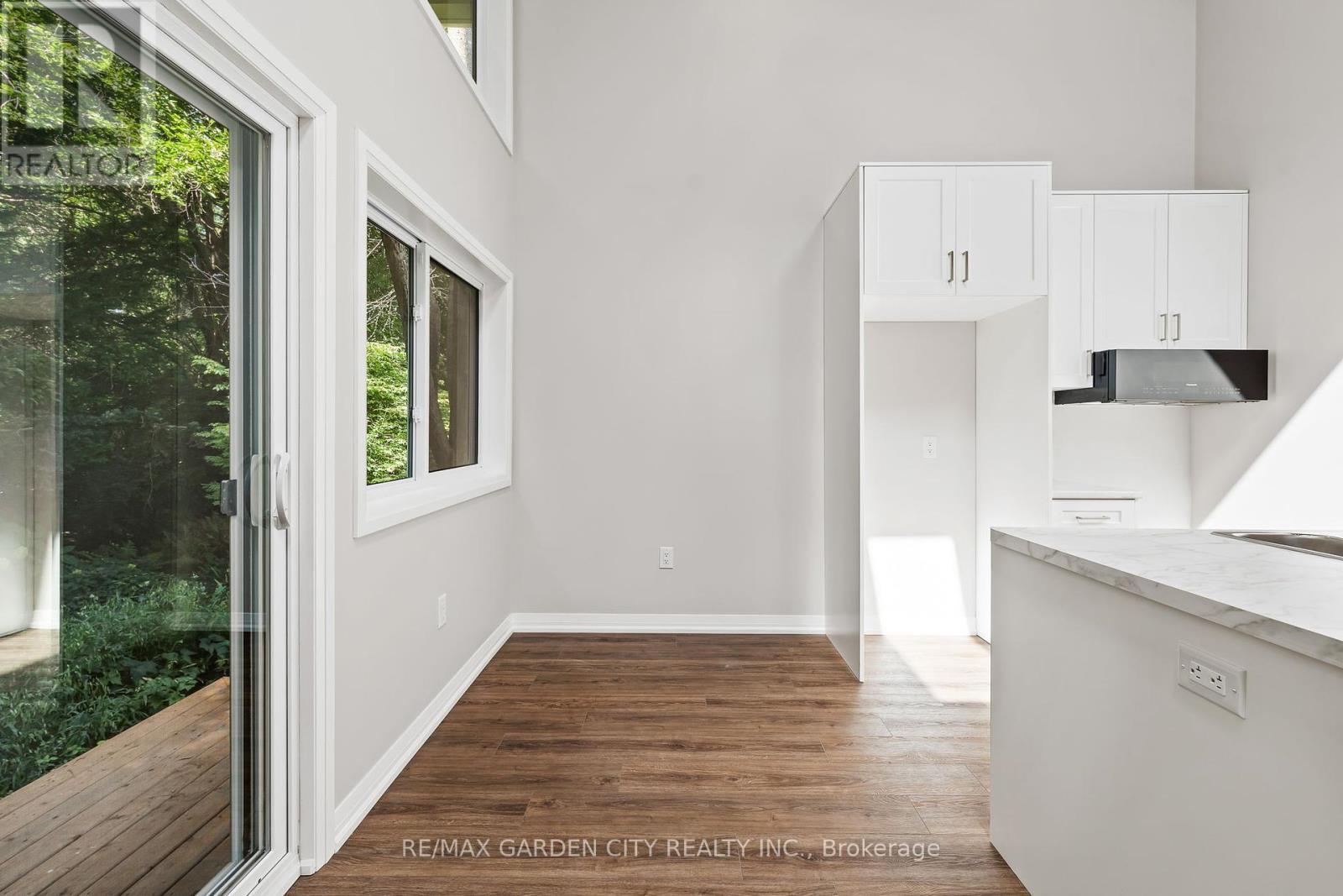 34 Kenworth Drive, St. Catharines (Carlton/Bunting), ON - Indoor Photo Showing Other Room