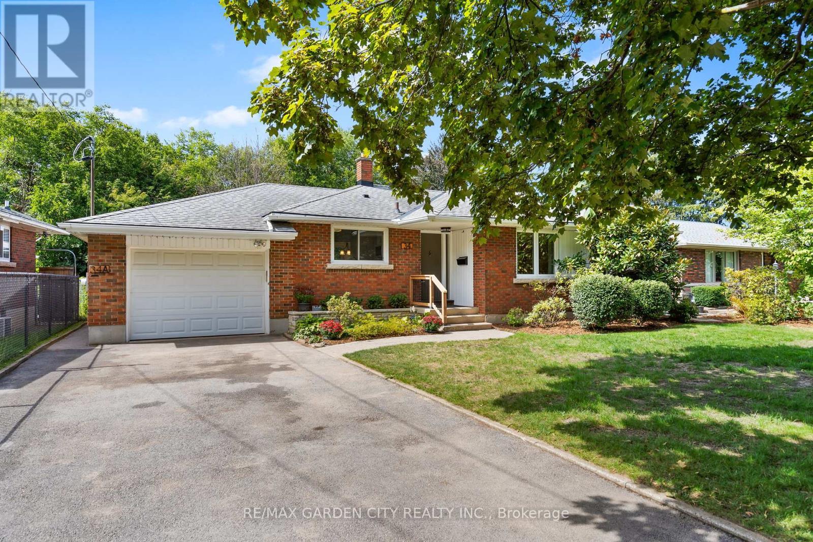 34 Kenworth Drive, St. Catharines (Carlton/Bunting), ON - Outdoor With Facade