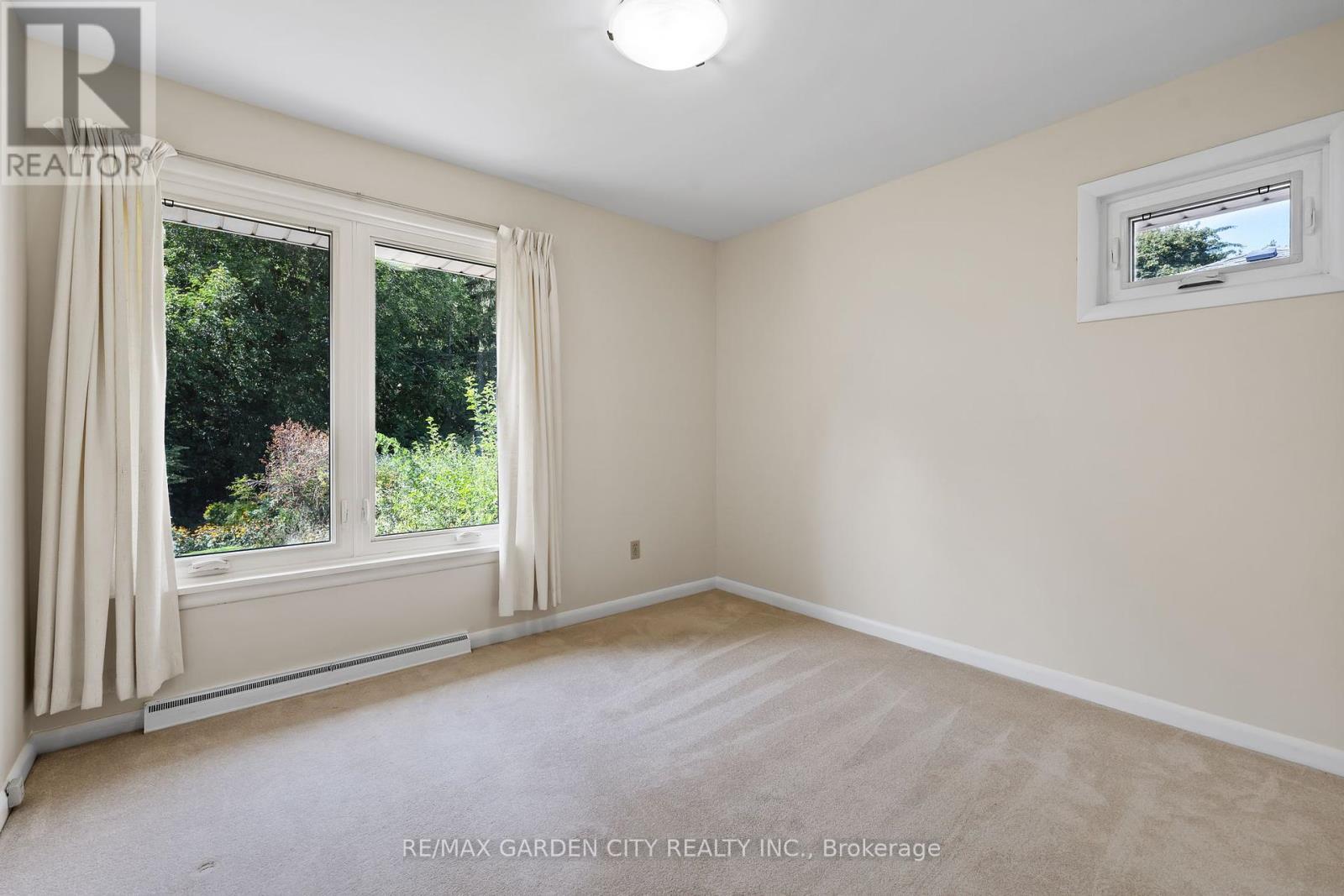 34 Kenworth Drive, St. Catharines (Carlton/Bunting), ON - Indoor Photo Showing Other Room