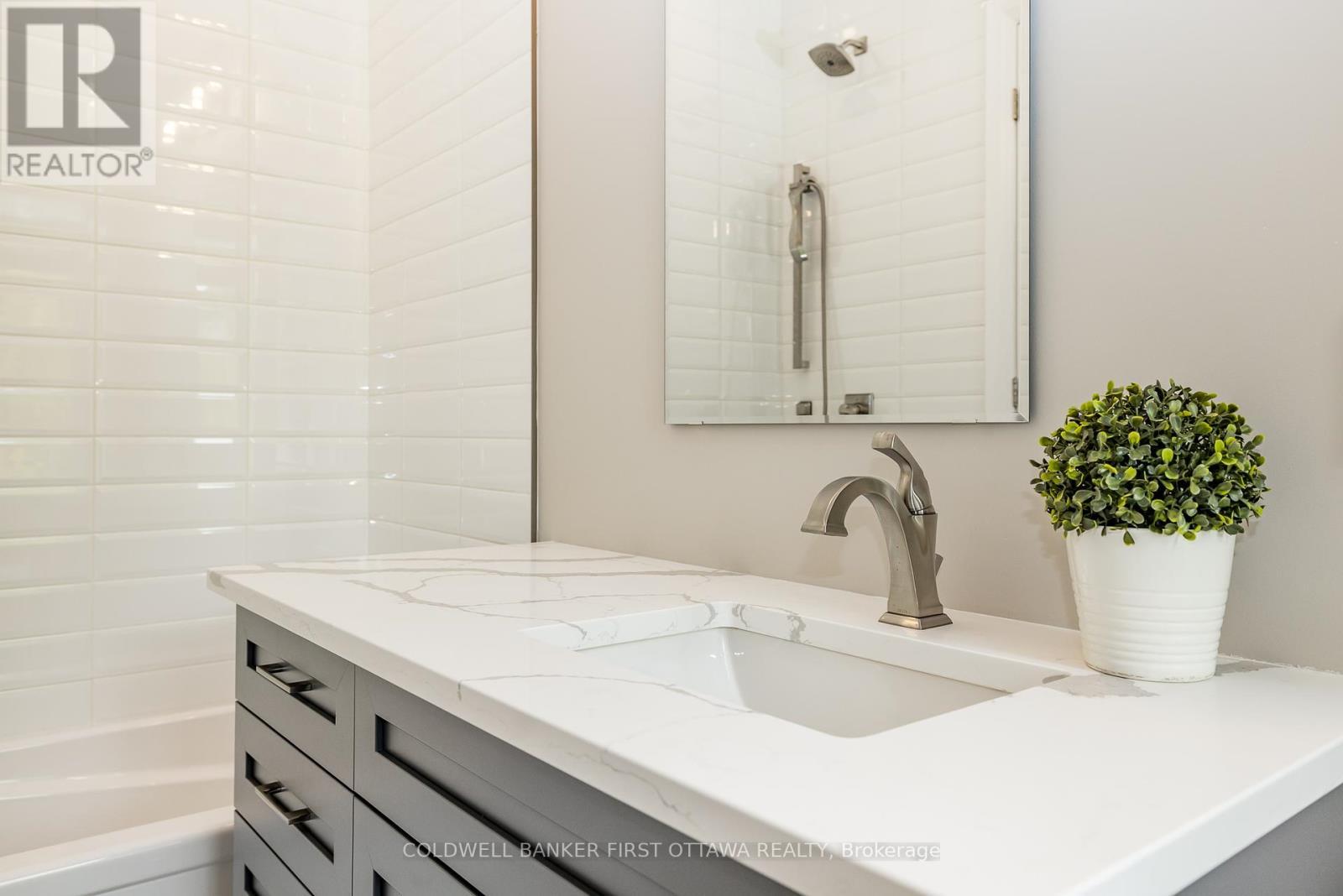 Full bathroom in second unit with heated floors - 481 Sangeet Place, Ottawa, ON - Indoor Photo Showing Bathroom