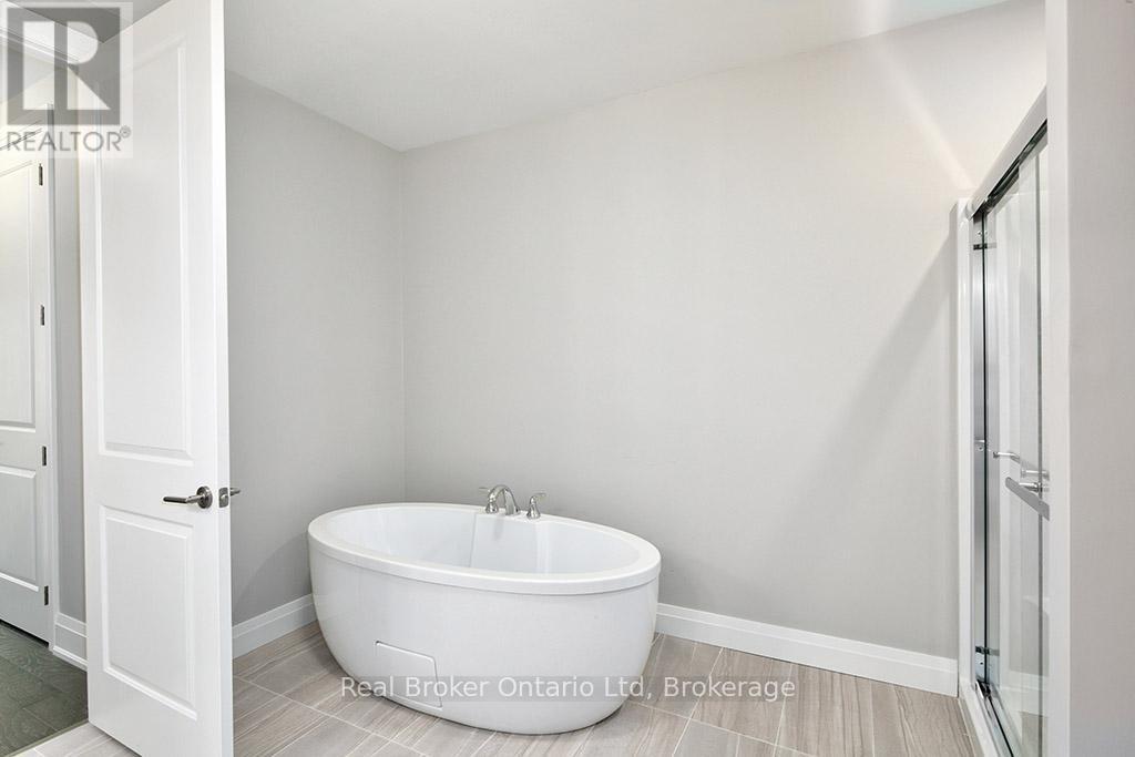 206 - 80 9Th Street E, Owen Sound, ON - Indoor Photo Showing Bathroom