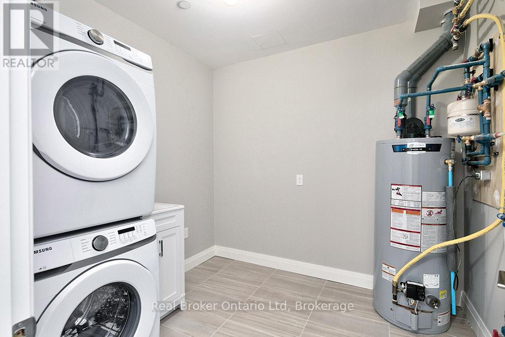 206 - 80 9Th Street E, Owen Sound, ON - Indoor Photo Showing Laundry Room