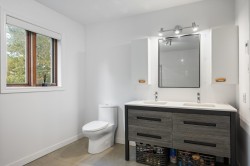 Salle de bains attenante à la CCP -