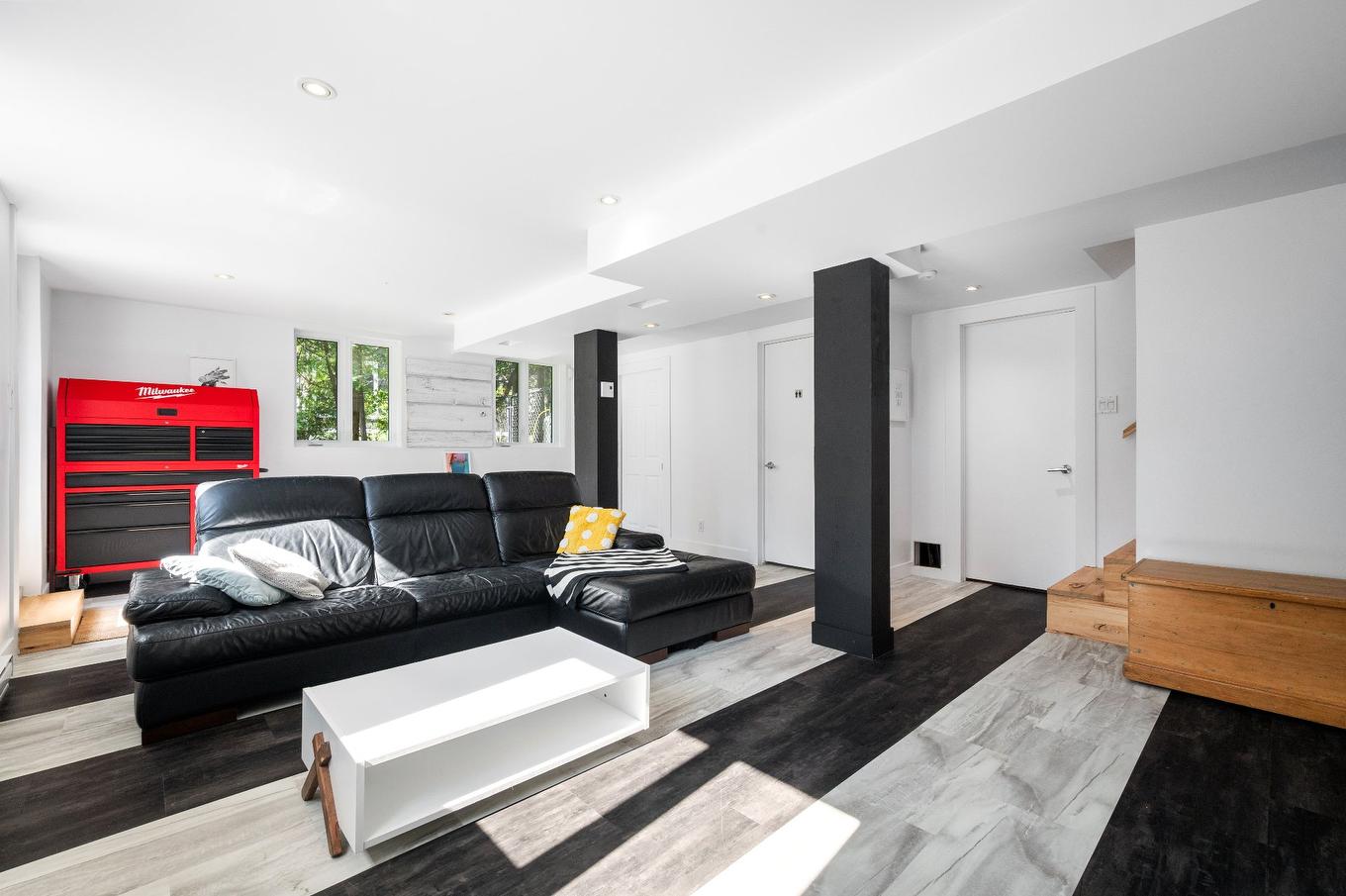 Salle familiale - 442 Mtée Des Trente, Mont-Saint-Hilaire, QC - Indoor Photo Showing Living Room