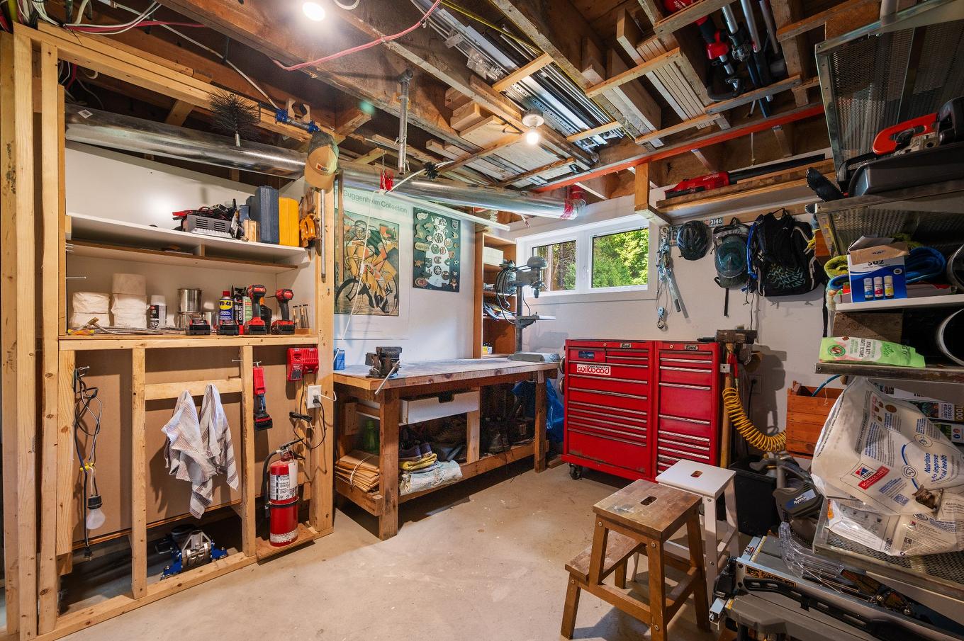 Atelier - 442 Mtée Des Trente, Mont-Saint-Hilaire, QC - Indoor Photo Showing Basement