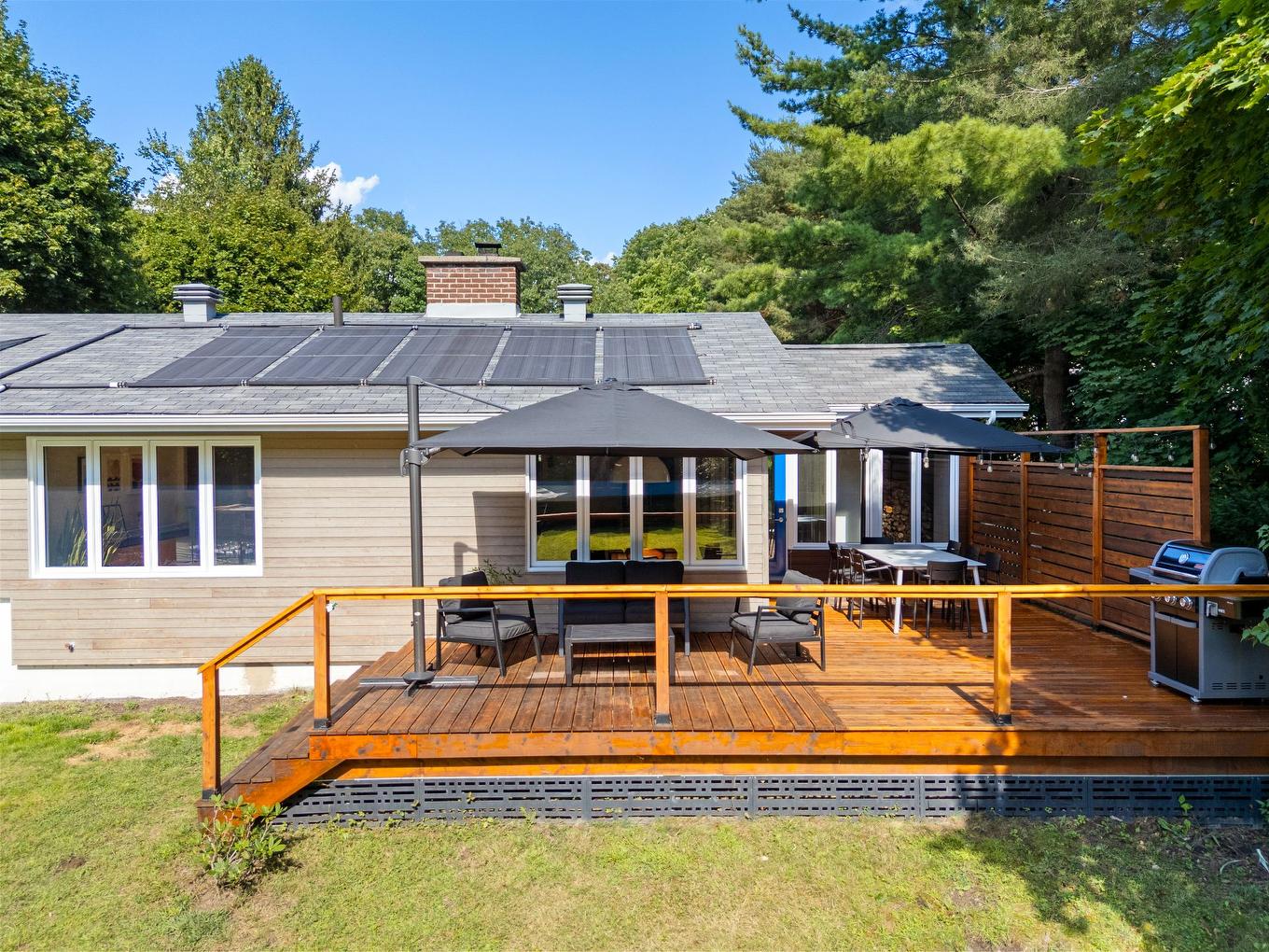 Véranda - 442 Mtée Des Trente, Mont-Saint-Hilaire, QC - Outdoor