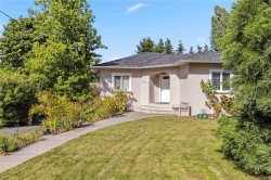 1112 Craigflower Rd Esquimalt, BC V9A 2Y1