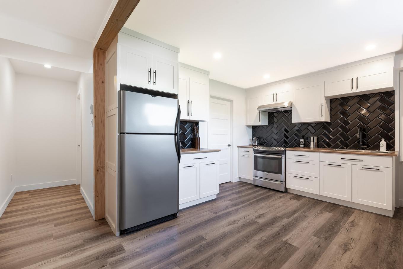 Kitchen - 29 Rue Tessier, Saint-Jean-Sur-Richelieu, QC - Indoor Photo Showing Kitchen