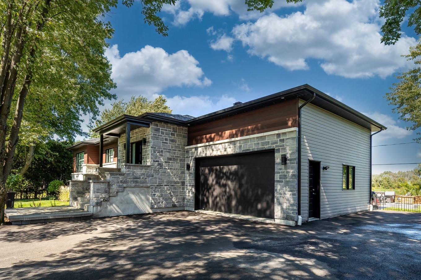 Frontage - 29 Rue Tessier, Saint-Jean-Sur-Richelieu, QC - Outdoor