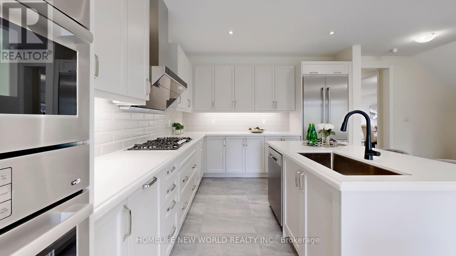 19 Ahchie Court, Vaughan, ON - Indoor Photo Showing Kitchen With Upgraded Kitchen