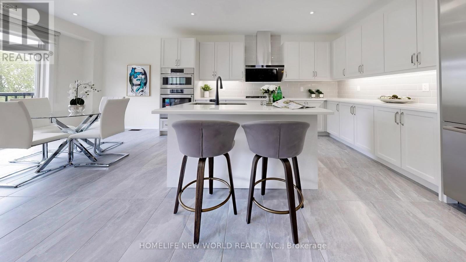 19 Ahchie Court, Vaughan, ON - Indoor Photo Showing Kitchen With Upgraded Kitchen