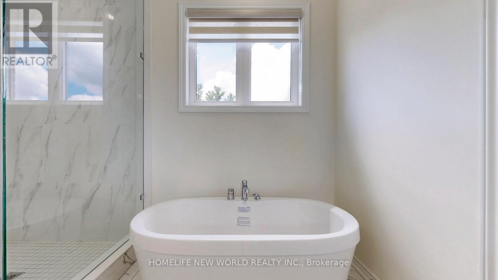 19 Ahchie Court, Vaughan, ON - Indoor Photo Showing Bathroom