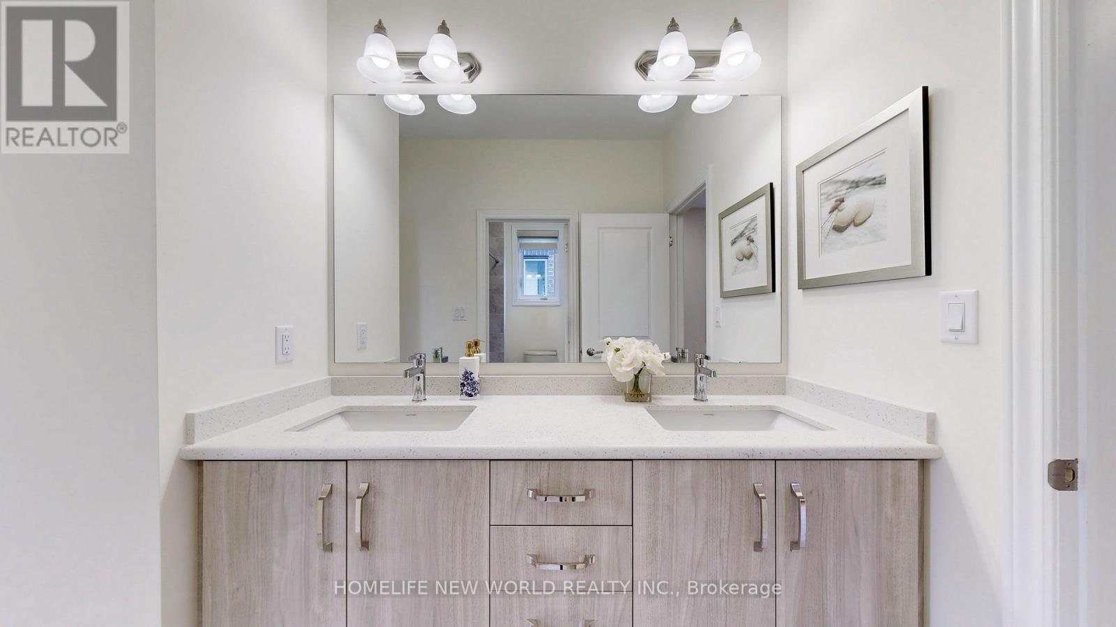 19 Ahchie Court, Vaughan, ON - Indoor Photo Showing Bathroom