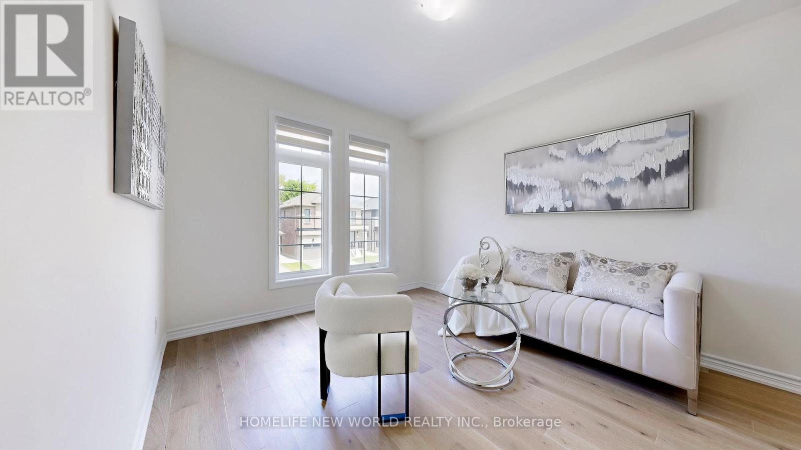 19 Ahchie Court, Vaughan, ON - Indoor Photo Showing Living Room