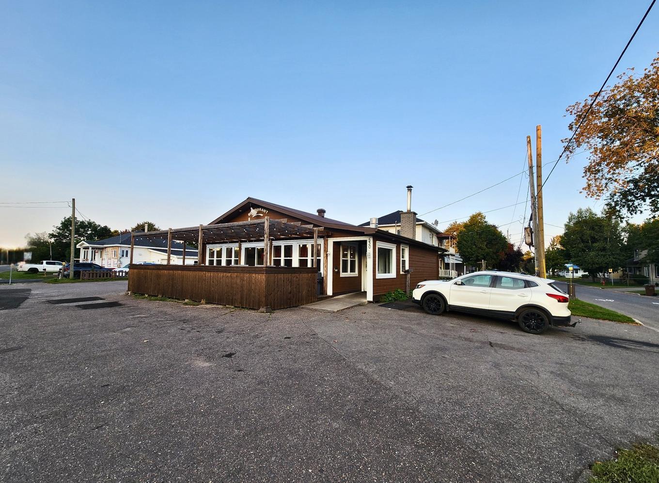 Stationnement - 530 Av. D'Argenteuil, Lachute, QC - Outdoor
