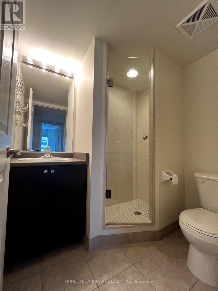 1706 - 19 Grand Trunk Crescent, Toronto, ON - Indoor Photo Showing Bathroom