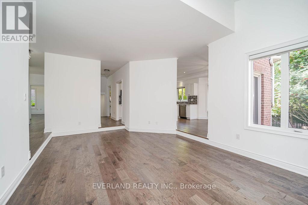 618 Foxcroft Boulevard, Newmarket, ON - Indoor Photo Showing Other Room