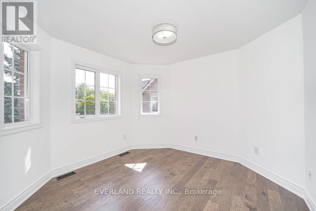 618 Foxcroft Boulevard, Newmarket, ON - Indoor Photo Showing Other Room