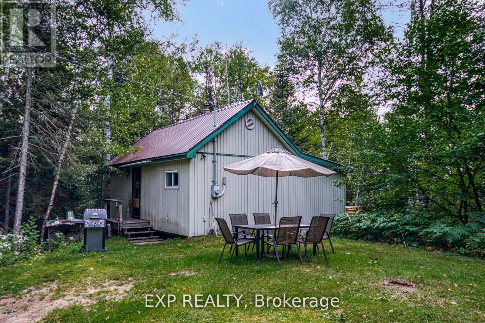 Cabin - 725 Lochhead Drive, Greater Sudbury, ON