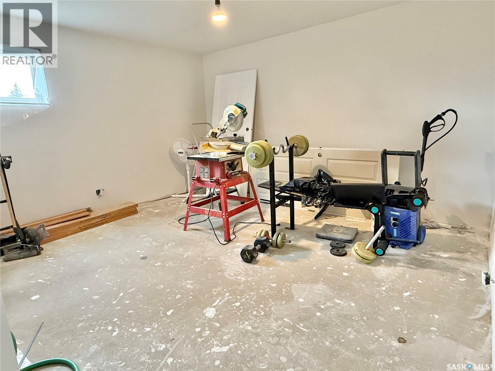 319 Ravine Road, Big Shell, SK - Indoor Photo Showing Gym Room