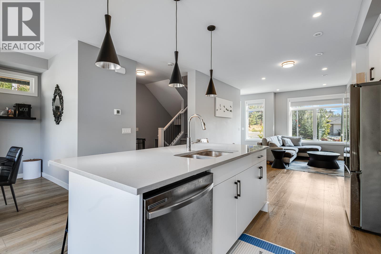 1435 Cara Glen Court Unit# 101, Kelowna, BC - Indoor Photo Showing Kitchen With Double Sink With Upgraded Kitchen