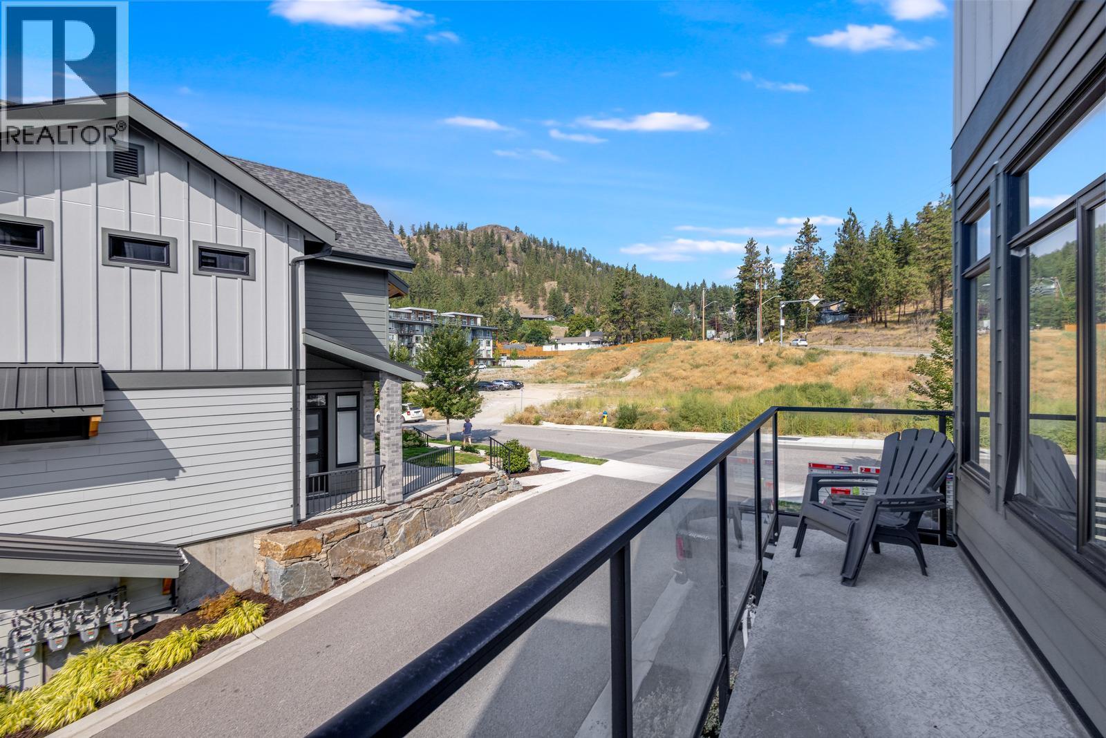 1435 Cara Glen Court Unit# 101, Kelowna, BC - Outdoor With Exterior