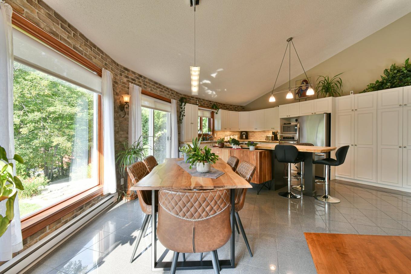 Dining room - 744 Rue De Fribourg, Sainte-Adèle, QC - Indoor Photo Showing Dining Room