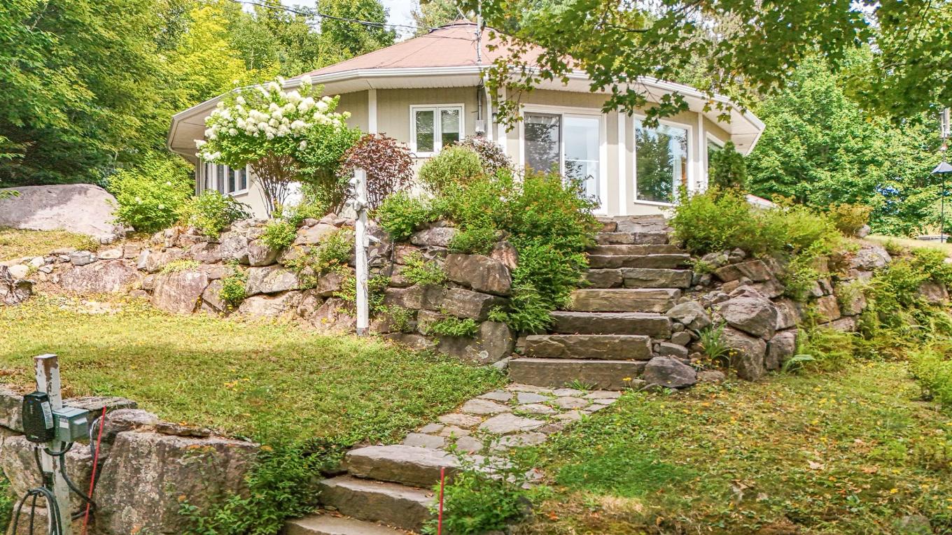 Exterior - 744 Rue De Fribourg, Sainte-Adèle, QC - Outdoor