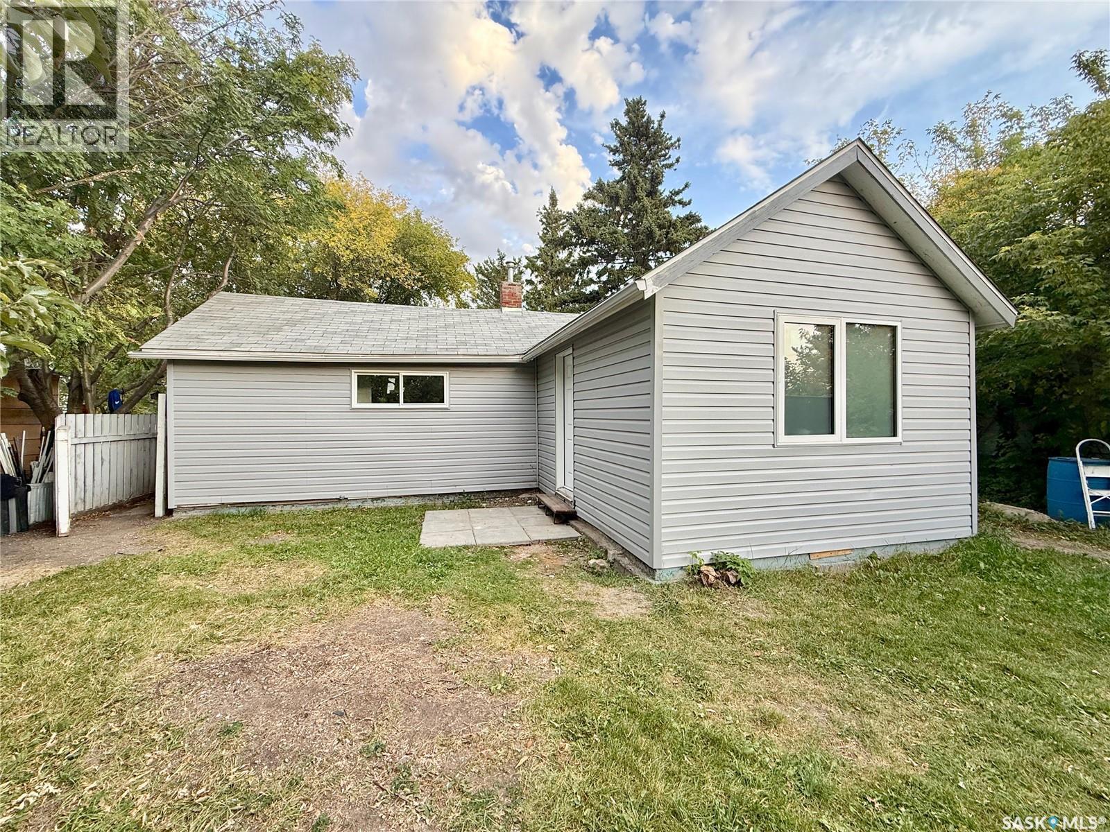 536 6Th Street, Humboldt, SK - Outdoor With Exterior