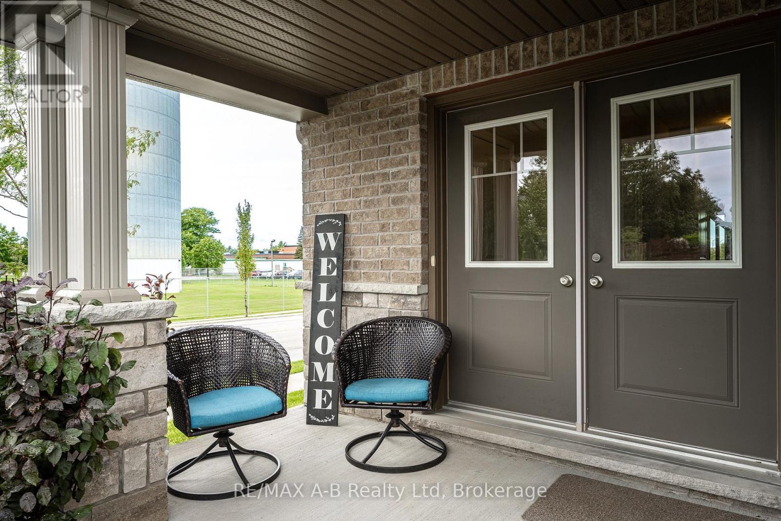 500 Forman Avenue, Stratford, ON - Outdoor With Deck Patio Veranda With Exterior