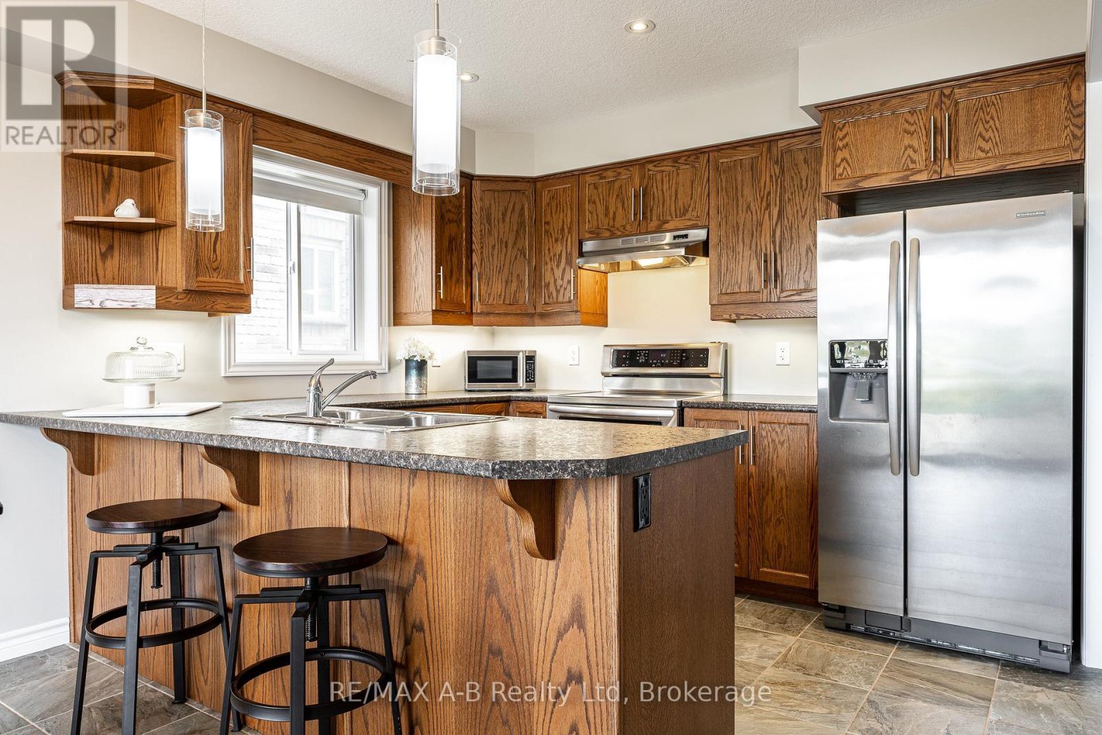 500 Forman Avenue, Stratford, ON - Indoor Photo Showing Kitchen With Stainless Steel Kitchen With Double Sink