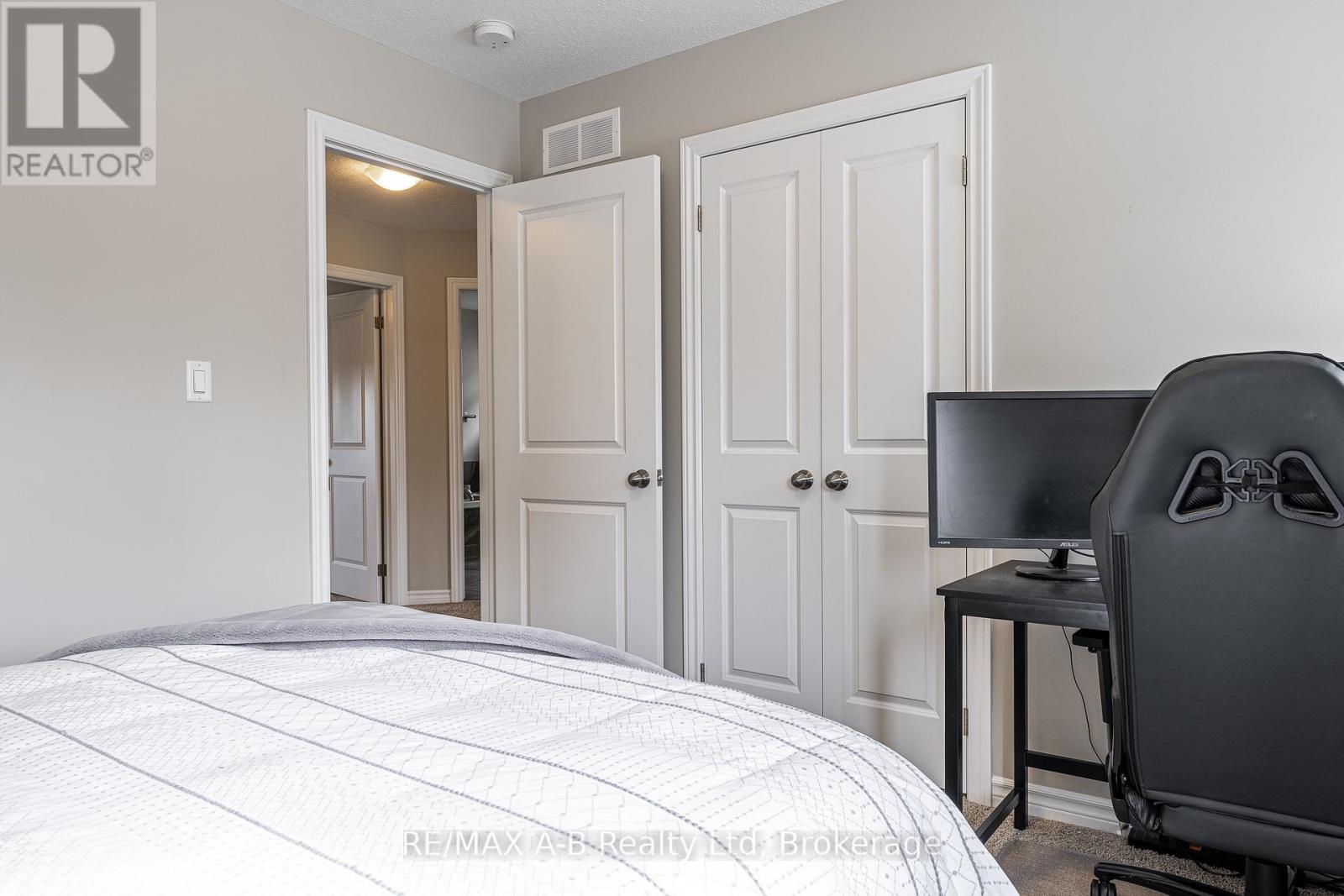 500 Forman Avenue, Stratford, ON - Indoor Photo Showing Bedroom