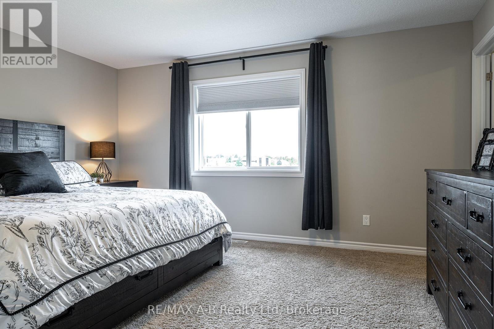 500 Forman Avenue, Stratford, ON - Indoor Photo Showing Bedroom