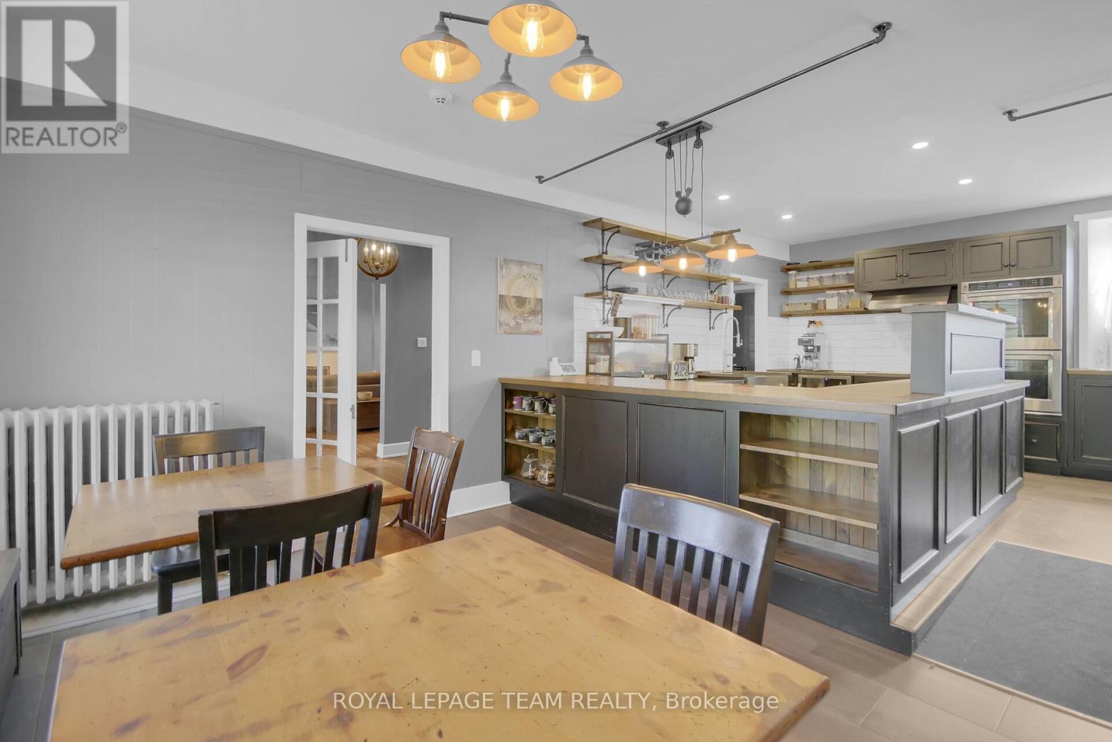 6 Spencer Street S, Edwardsburgh/Cardinal, ON - Indoor Photo Showing Dining Room