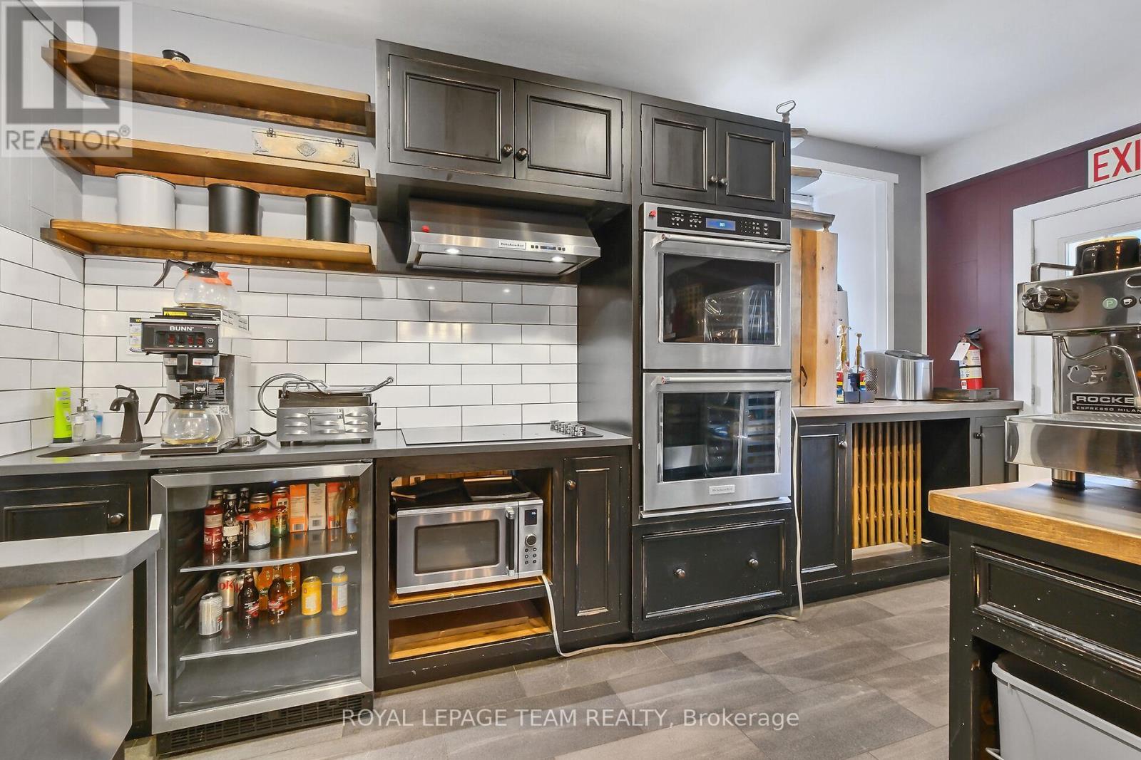 6 Spencer Street S, Edwardsburgh/Cardinal, ON - Indoor Photo Showing Kitchen