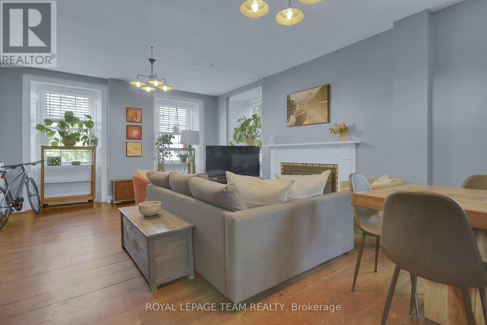 6 Spencer Street S, Edwardsburgh/Cardinal, ON - Indoor Photo Showing Living Room With Fireplace