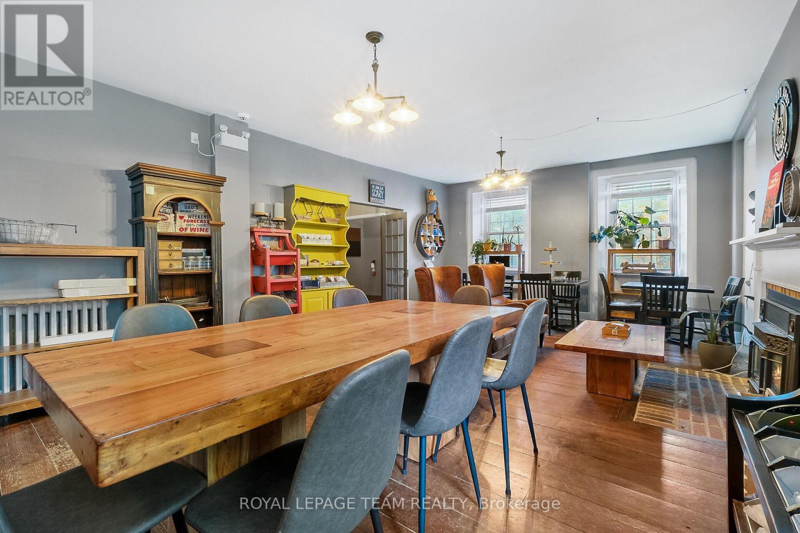 6 Spencer Street S, Edwardsburgh/Cardinal, ON - Indoor Photo Showing Dining Room With Fireplace