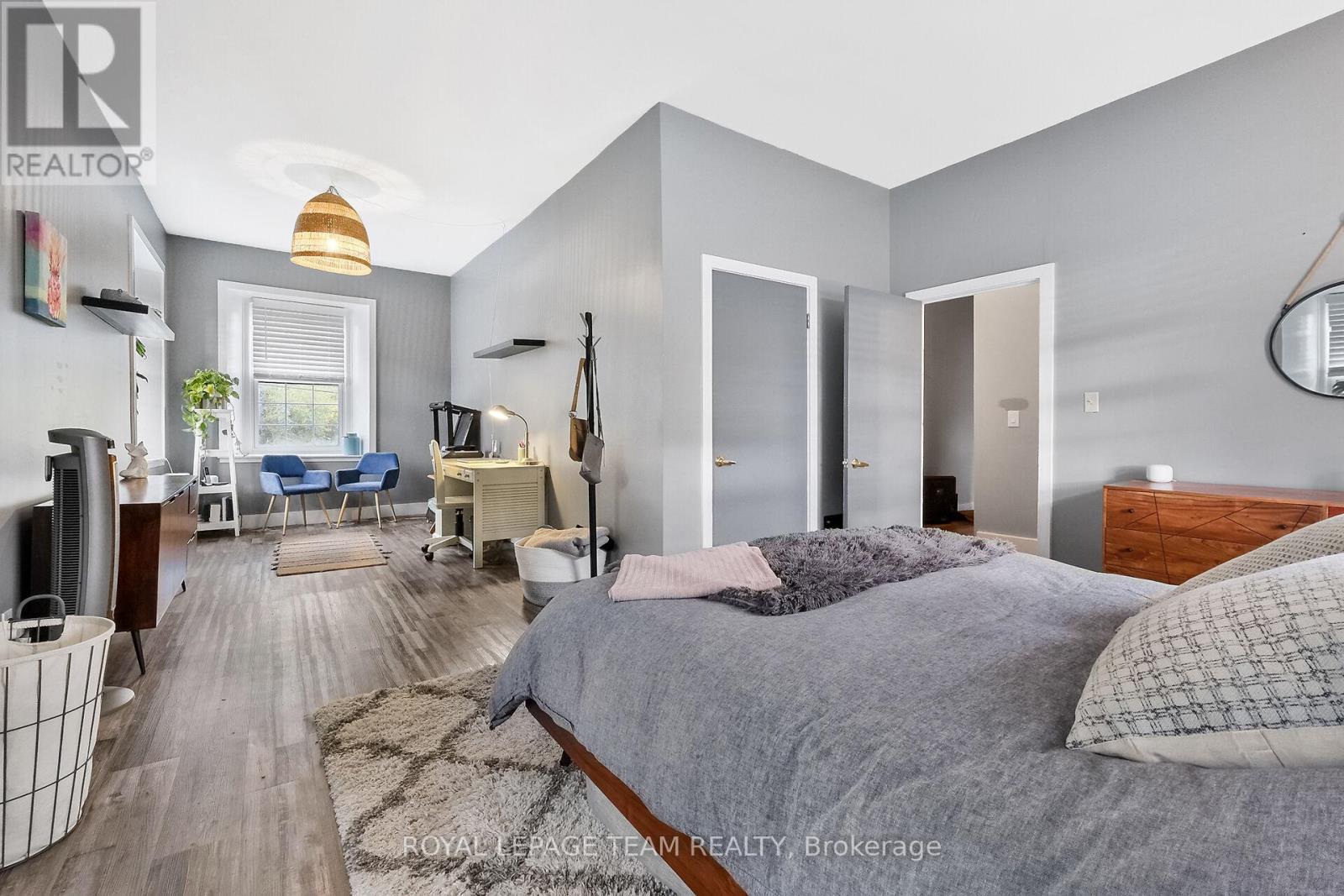 6 Spencer Street S, Edwardsburgh/Cardinal, ON - Indoor Photo Showing Bedroom