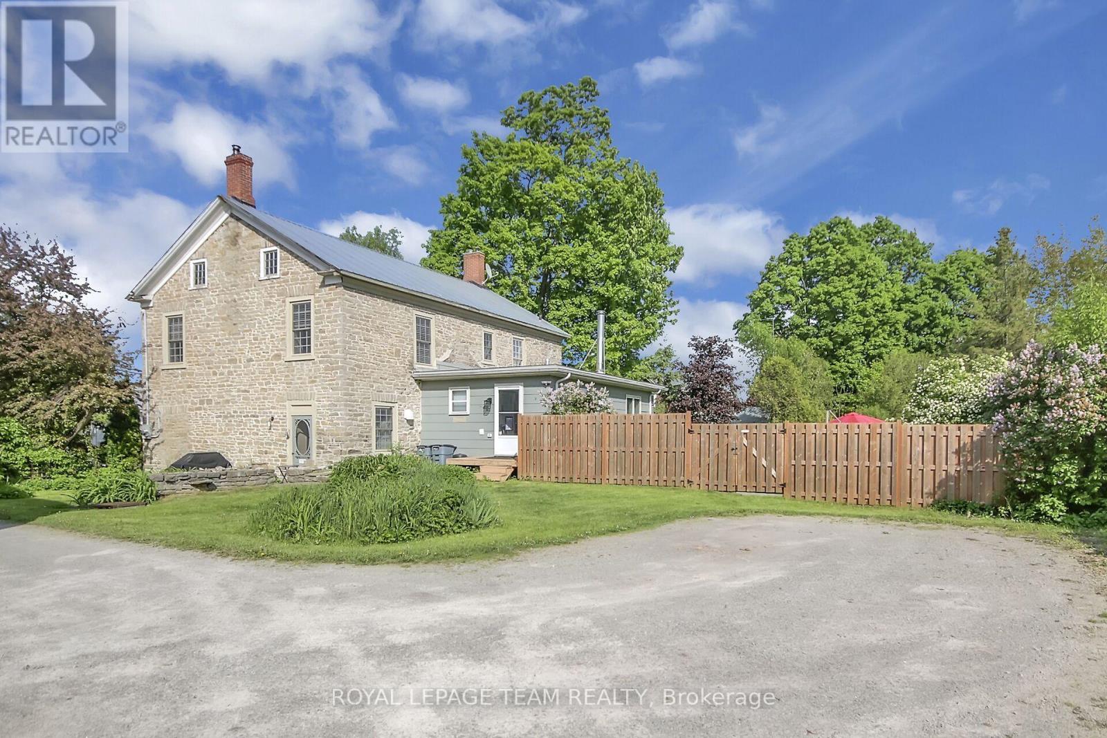 6 Spencer Street S, Edwardsburgh/Cardinal, ON - Outdoor