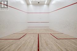 squash court -