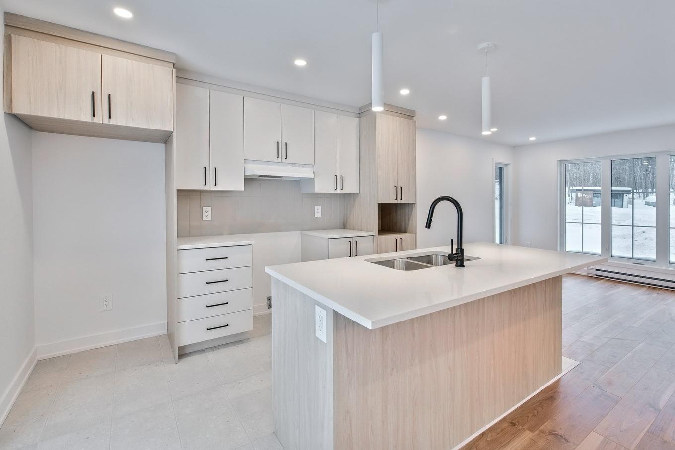 Kitchen - 15B Ch. Crouch, Val-Des-Monts, QC - Indoor Photo Showing Kitchen With Double Sink With Upgraded Kitchen