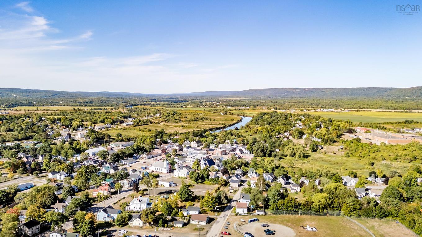 17 Mckenna Street, Bridgetown, NS