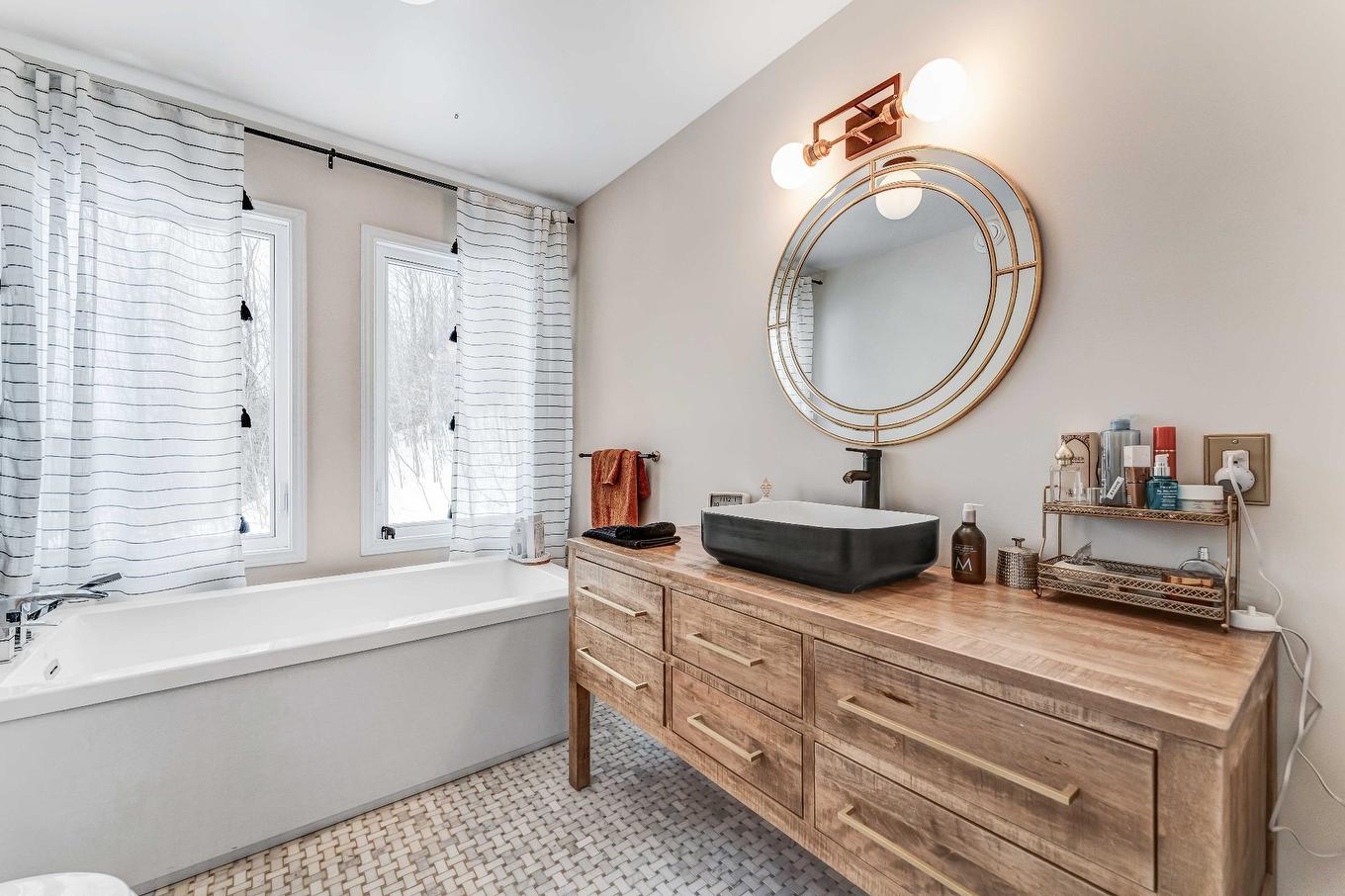 Bathroom - 118 Ch. Jos-Montferrand, L'Ange-Gardien, QC - Indoor Photo Showing Bathroom